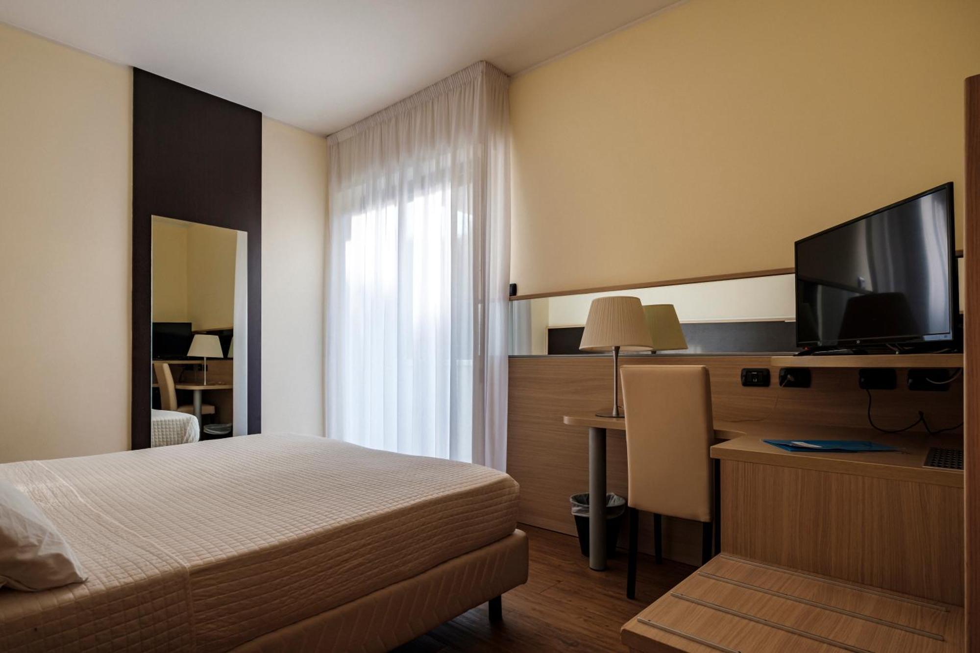 Augustus Hotel Riccione Kültér fotó